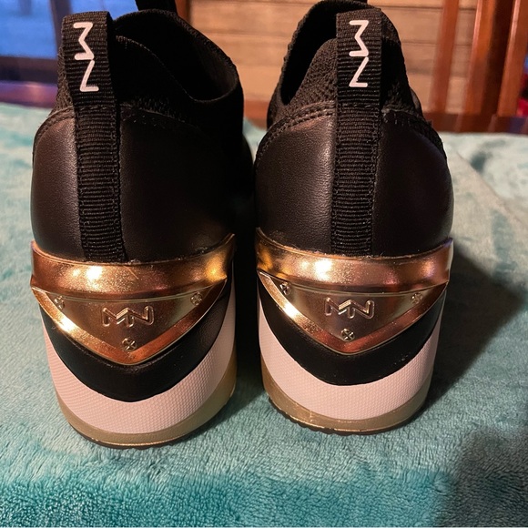 Sketchers Sneakers! - Picture 8 of 10